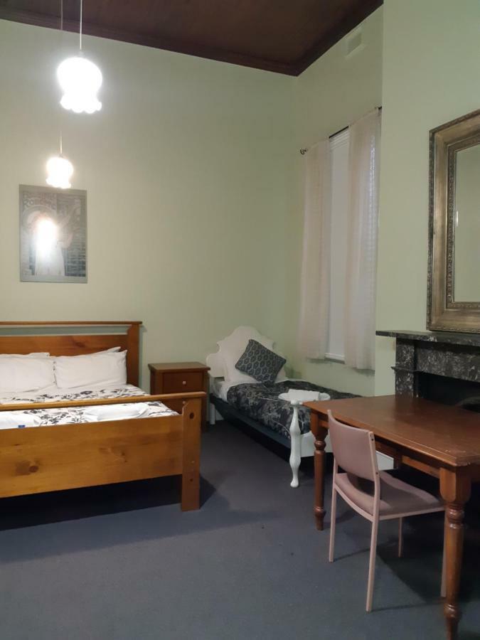 The Victoria Hotel Rutherglen Extérieur photo