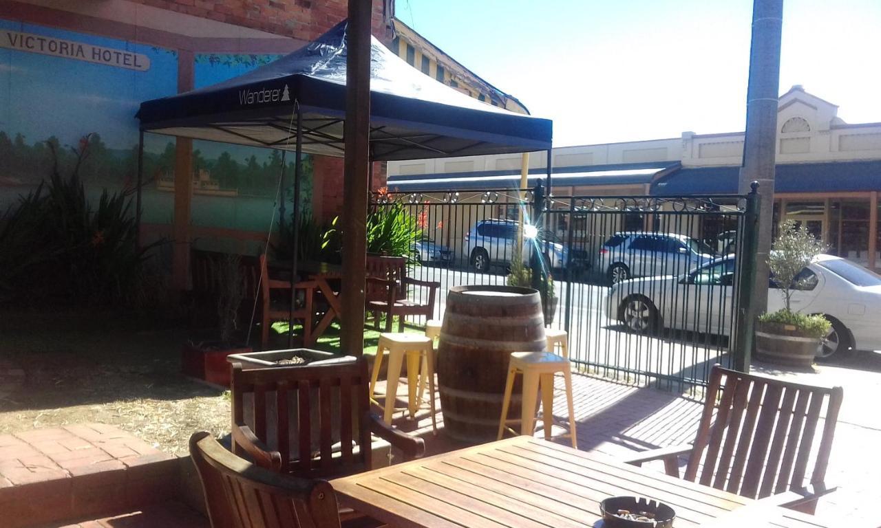 The Victoria Hotel Rutherglen Extérieur photo